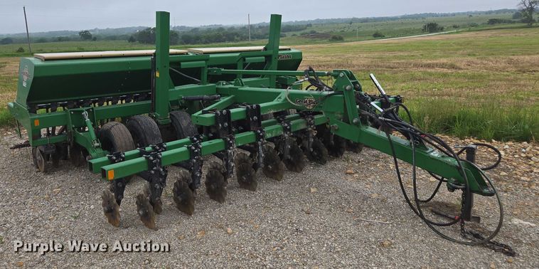 image for item DU7826 Great Plains CPH-1595 34 grain drill