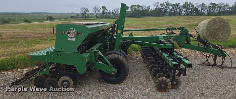 image for item DU7826 Great Plains CPH-1595 34 grain drill