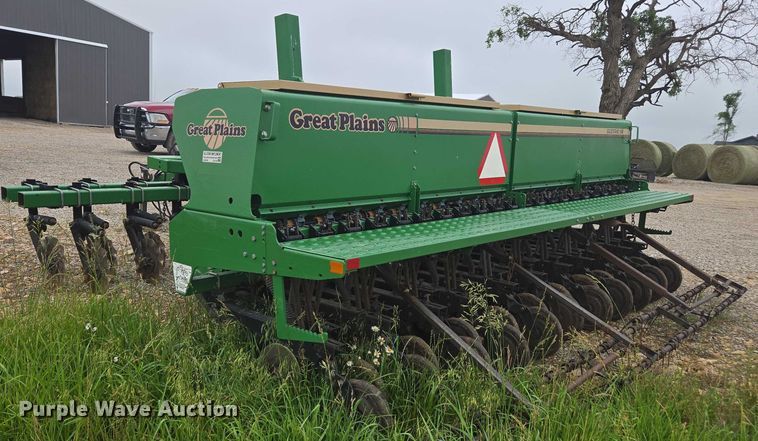 image for item DU7826 Great Plains CPH-1595 34 grain drill