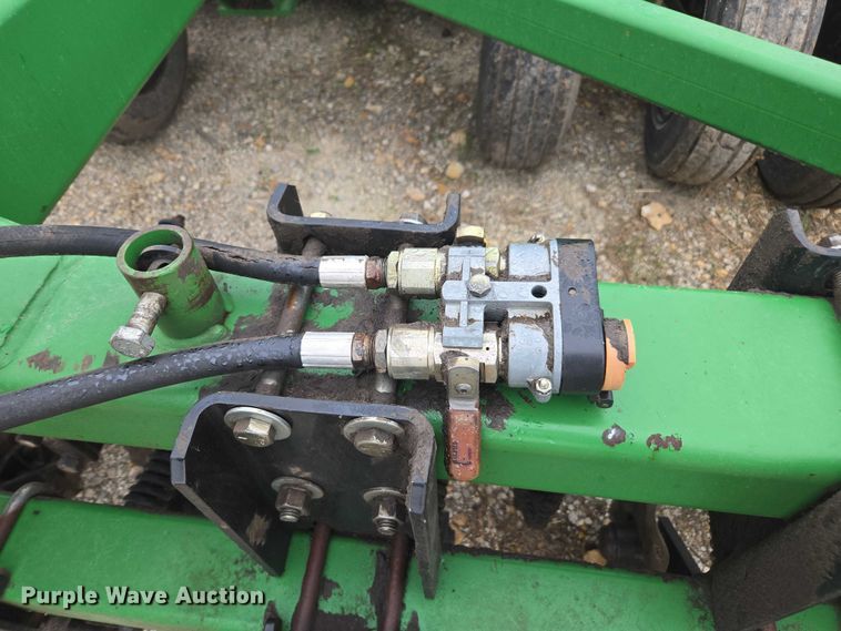 image for item DU7826 Great Plains CPH-1595 34 grain drill