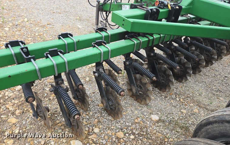 image for item DU7826 Great Plains CPH-1595 34 grain drill