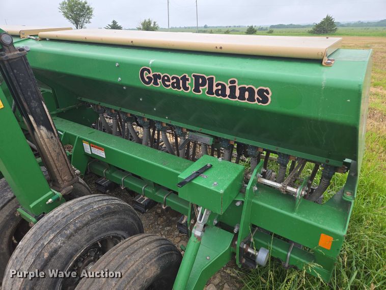 image for item DU7826 Great Plains CPH-1595 34 grain drill