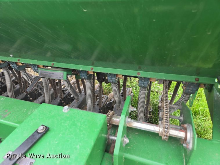 image for item DU7826 Great Plains CPH-1595 34 grain drill