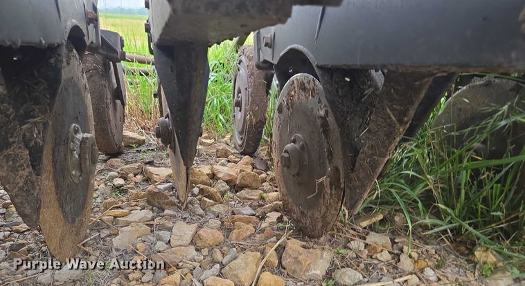 image for item DU7826 Great Plains CPH-1595 34 grain drill