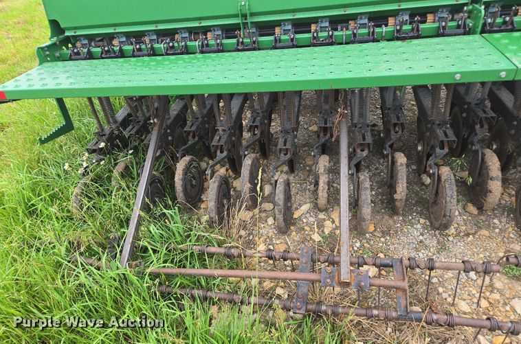 image for item DU7826 Great Plains CPH-1595 34 grain drill