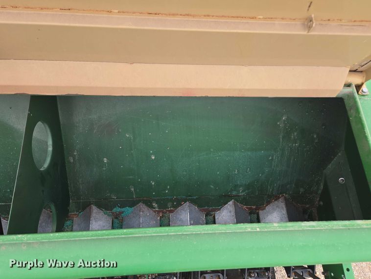 image for item DU7826 Great Plains CPH-1595 34 grain drill