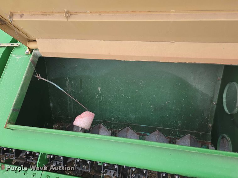 image for item DU7826 Great Plains CPH-1595 34 grain drill