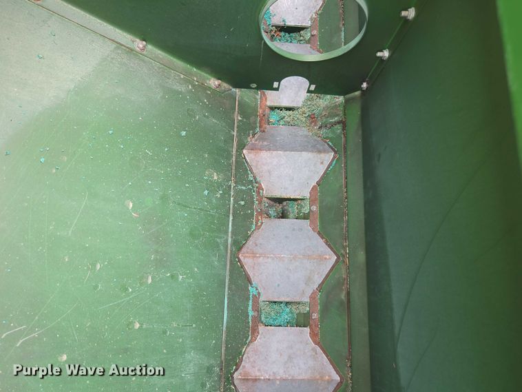 image for item DU7826 Great Plains CPH-1595 34 grain drill