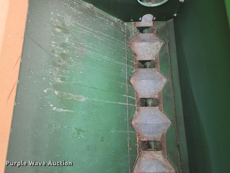 image for item DU7826 Great Plains CPH-1595 34 grain drill