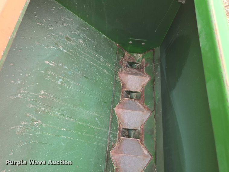 image for item DU7826 Great Plains CPH-1595 34 grain drill