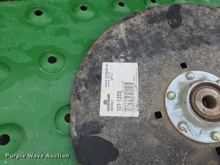 image for item DU7826 Great Plains CPH-1595 34 grain drill