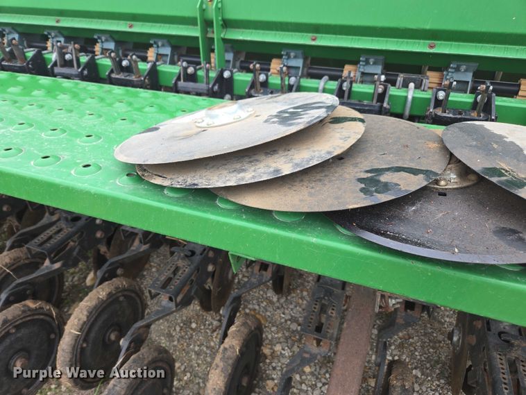 image for item DU7826 Great Plains CPH-1595 34 grain drill