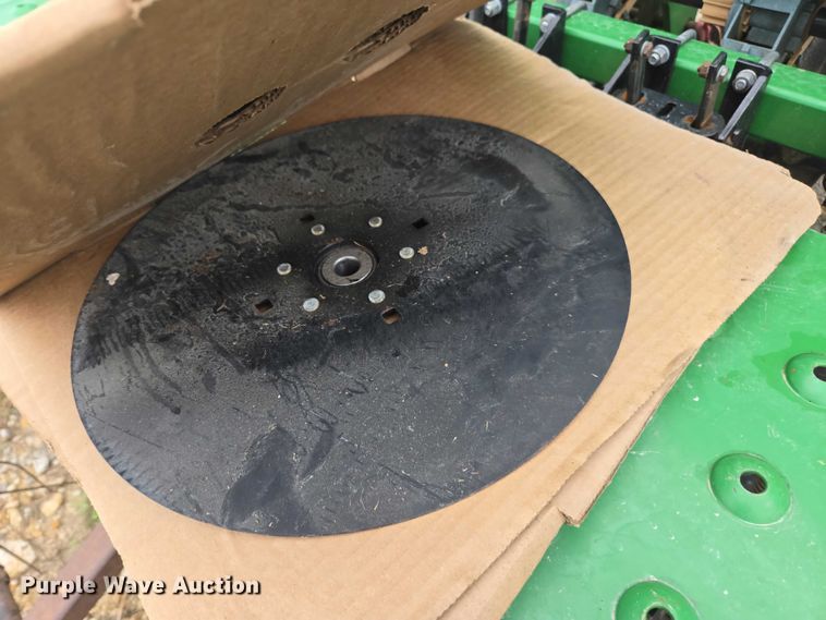 image for item DU7826 Great Plains CPH-1595 34 grain drill