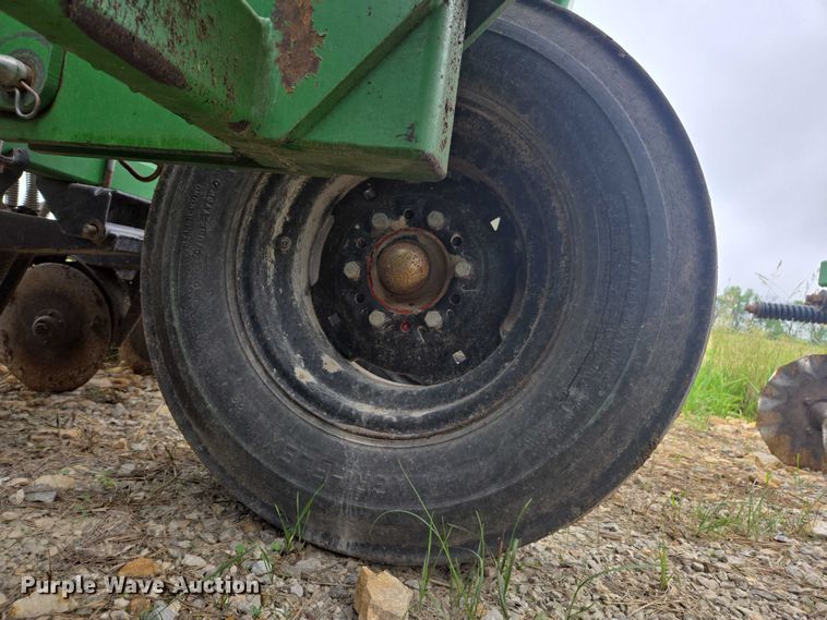 image for item DU7826 Great Plains CPH-1595 34 grain drill