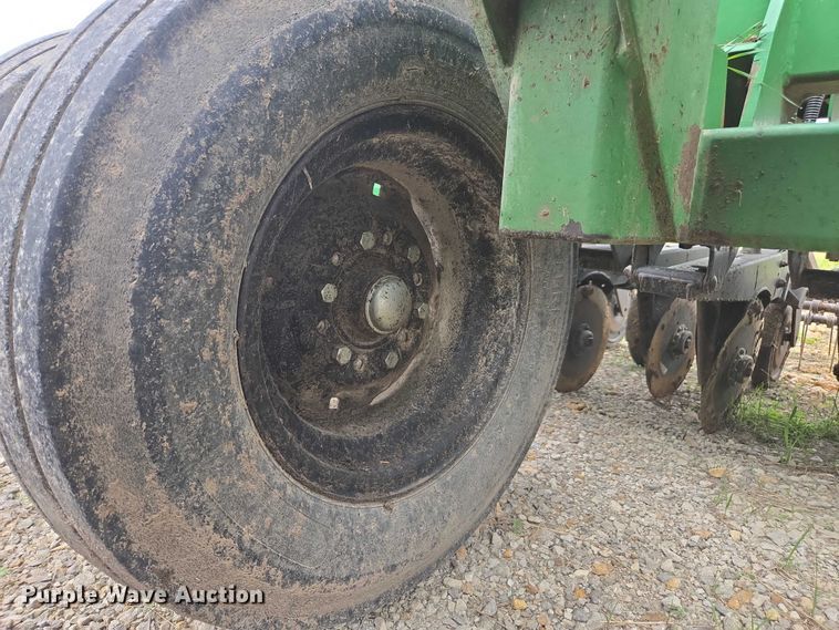 image for item DU7826 Great Plains CPH-1595 34 grain drill