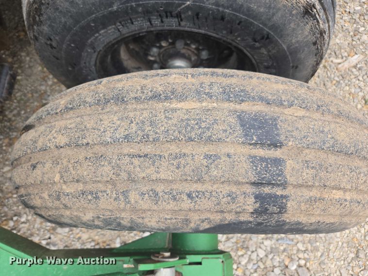 image for item DU7826 Great Plains CPH-1595 34 grain drill