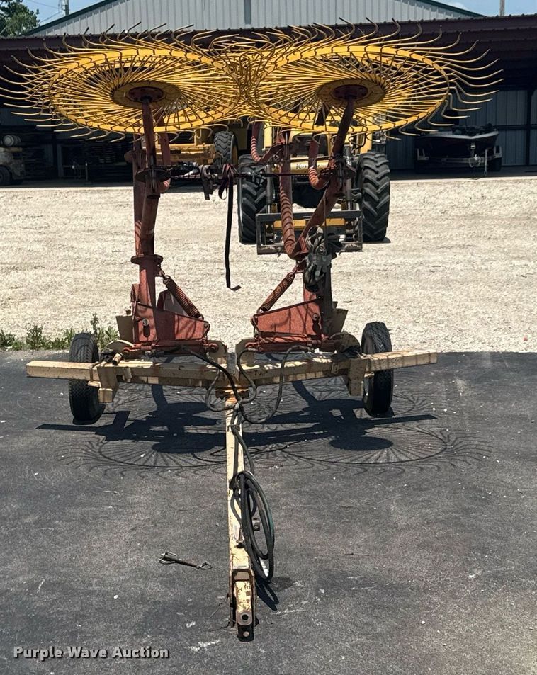 image for item DU9793 Tonutti Rake Trolley hay rake