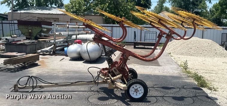 image for item DU9793 Tonutti Rake Trolley hay rake