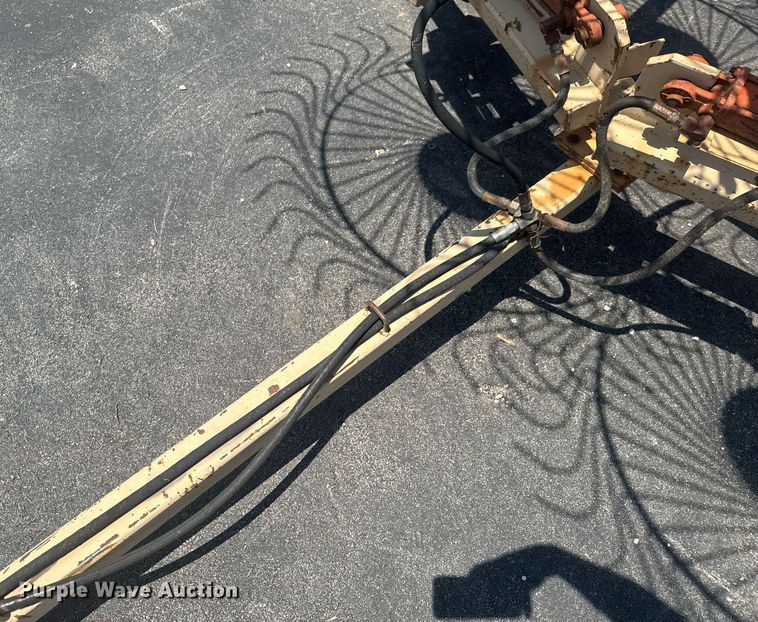 image for item DU9793 Tonutti Rake Trolley hay rake