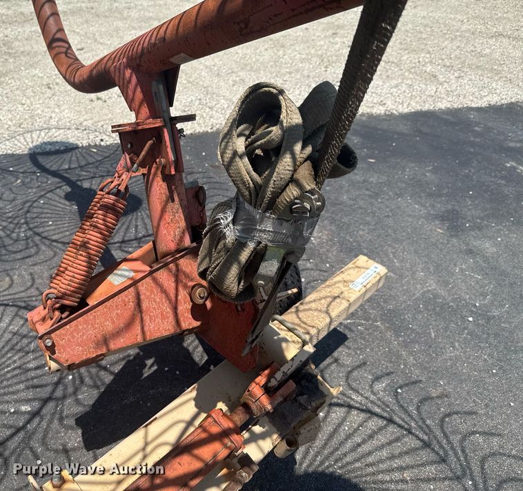 image for item DU9793 Tonutti Rake Trolley hay rake
