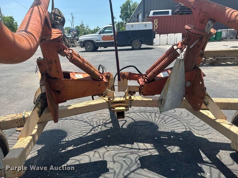 image for item DU9793 Tonutti Rake Trolley hay rake