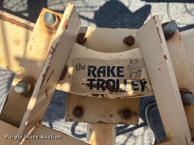 image for item DU9793 Tonutti Rake Trolley hay rake