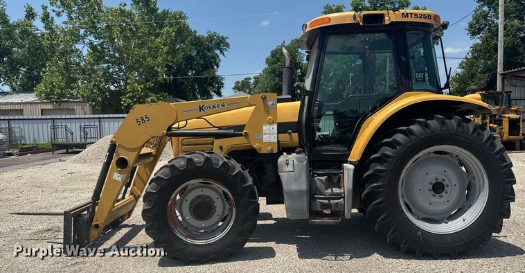 image for item DU9794 2004 Challenger MT525B MFWD tractor