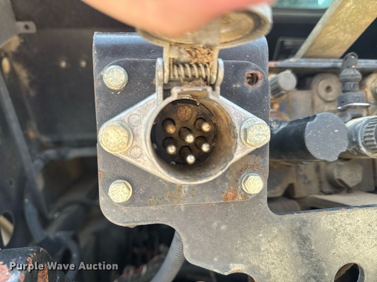 image for item DU9794 2004 Challenger MT525B MFWD tractor