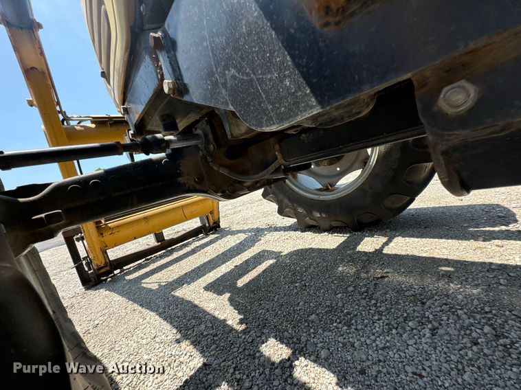 image for item DU9794 2004 Challenger MT525B MFWD tractor