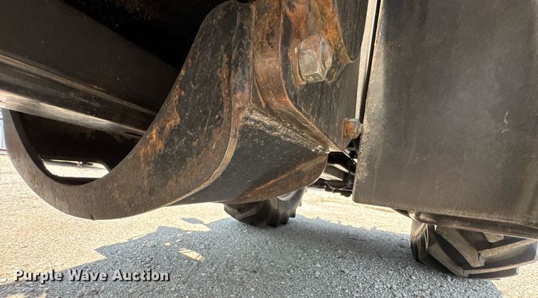 image for item DU9794 2004 Challenger MT525B MFWD tractor