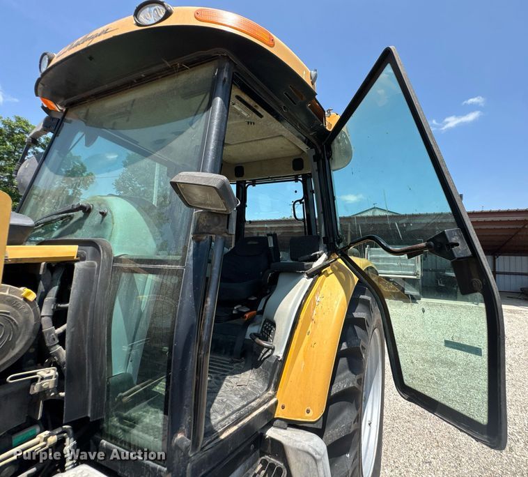 image for item DU9794 2004 Challenger MT525B MFWD tractor