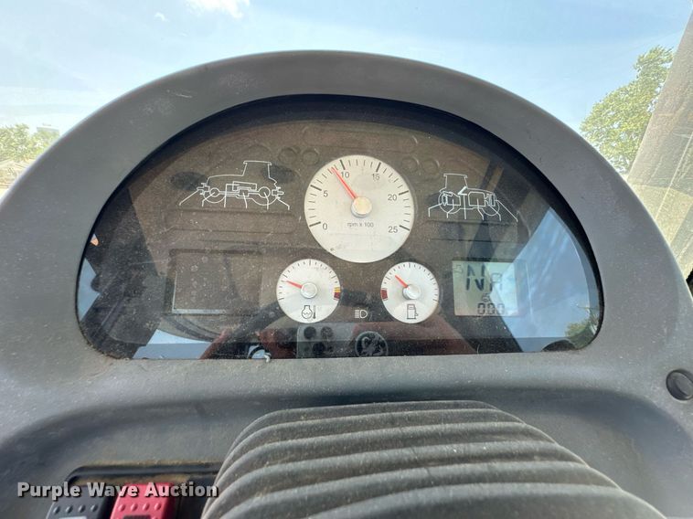 image for item DU9794 2004 Challenger MT525B MFWD tractor