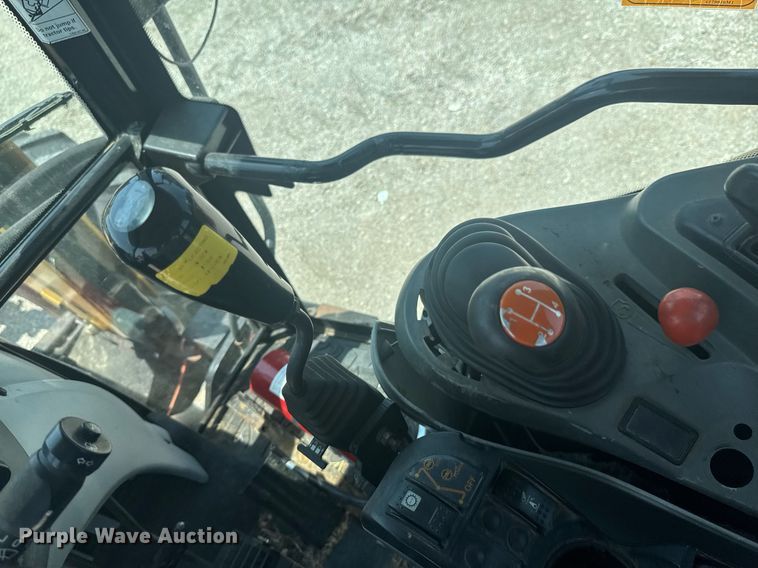 image for item DU9794 2004 Challenger MT525B MFWD tractor