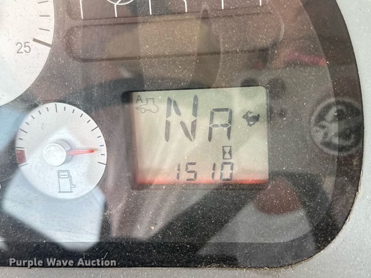 image for item DU9794 2004 Challenger MT525B MFWD tractor