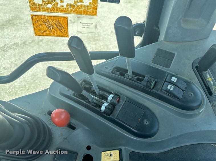 image for item DU9794 2004 Challenger MT525B MFWD tractor