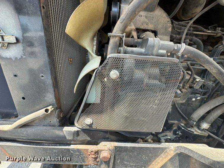 image for item DU9794 2004 Challenger MT525B MFWD tractor