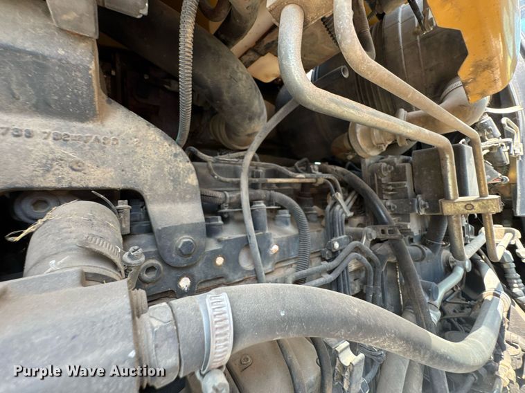 image for item DU9794 2004 Challenger MT525B MFWD tractor