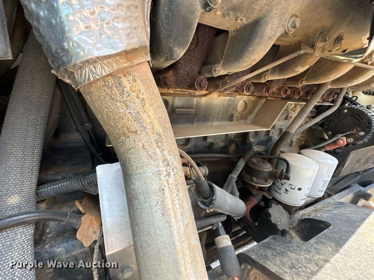 image for item DU9794 2004 Challenger MT525B MFWD tractor