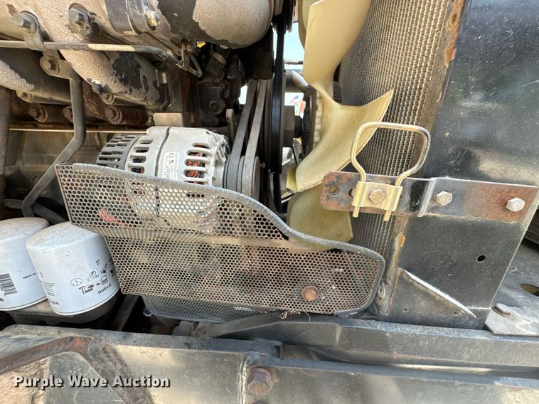 image for item DU9794 2004 Challenger MT525B MFWD tractor