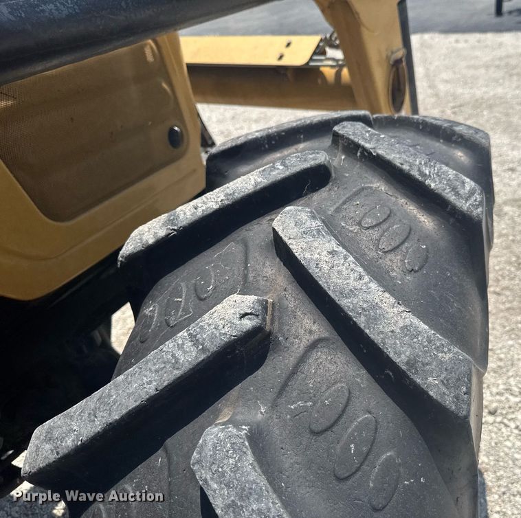 image for item DU9794 2004 Challenger MT525B MFWD tractor