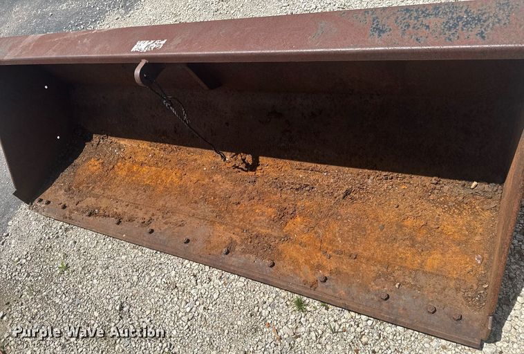 image for item DU9794 2004 Challenger MT525B MFWD tractor