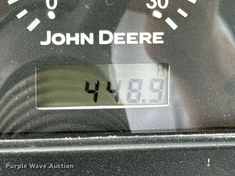 image for item DU9804 2004 John Deere 5520 MFWD tractor