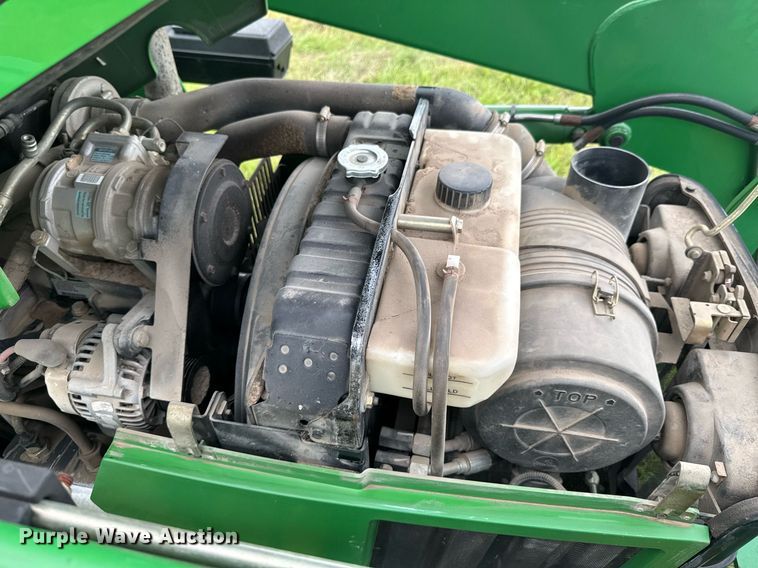 image for item DU9804 2004 John Deere 5520 MFWD tractor
