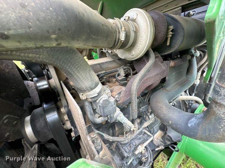 image for item DU9804 2004 John Deere 5520 MFWD tractor