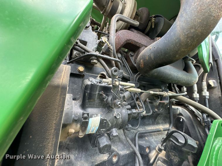 image for item DU9804 2004 John Deere 5520 MFWD tractor