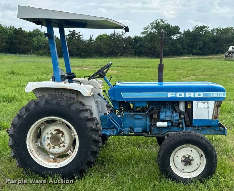 image for item DU9807 Ford 1910 tractor