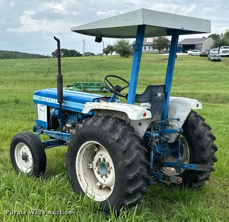 image for item DU9807 Ford 1910 tractor