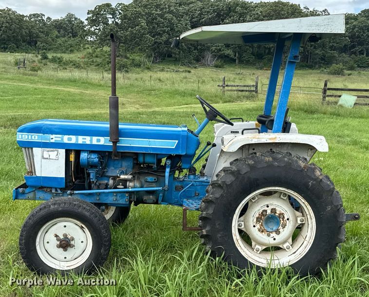 image for item DU9807 Ford 1910 tractor