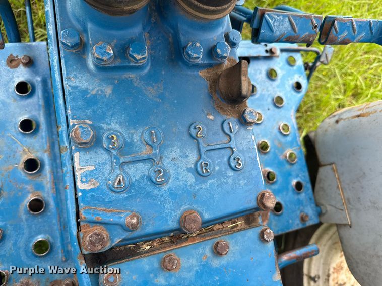 image for item DU9807 Ford 1910 tractor