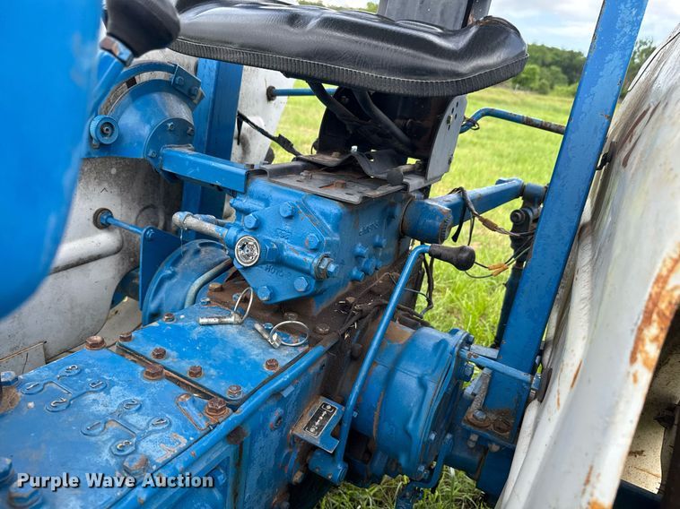 image for item DU9807 Ford 1910 tractor